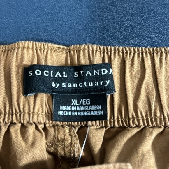 Sanctuary Social Standard Women's XL Hero Utility Short Brown Convertible NWT - Picture 10 of 14